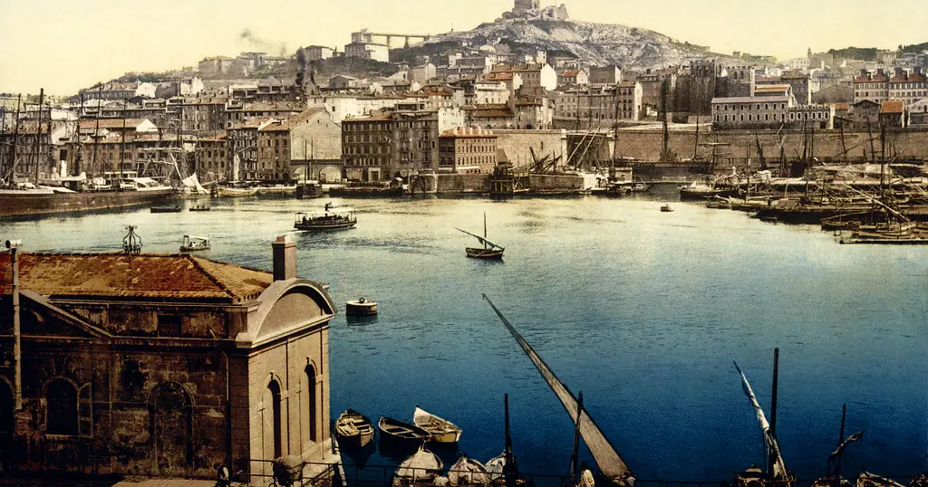 Site de rencontre Marseille : le Vieux-Port sous Notre-Dame de la Garde